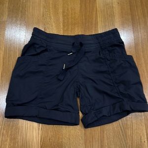 Lululemon black shorts size 6